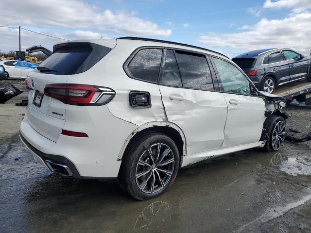 5UXCR6C55KLL63763 - 2019 BMW X5 XDRIVE40I WHITE photo 3