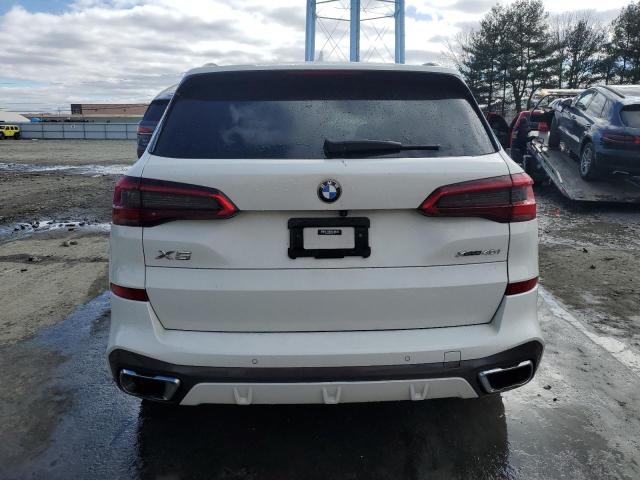 5UXCR6C55KLL63763 - 2019 BMW X5 XDRIVE40I WHITE photo 6