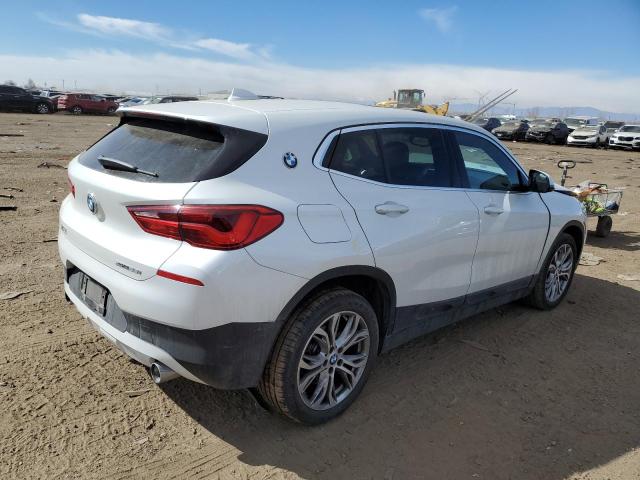 WBXYJ5C3XJEF70911 - 2018 BMW X2 XDRIVE28I WHITE photo 3