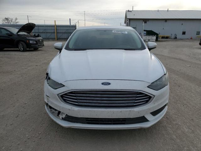 3FA6P0H72HR221737 - 2017 FORD FUSION SE WHITE photo 5