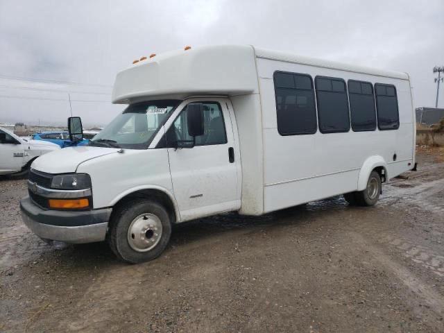 1GB6G5BG0C1150044 - 2012 CHEVROLET EXPRESS G4 WHITE photo 2