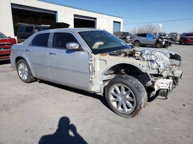 2C3LA63H67H658981 - 2007 CHRYSLER 300C SILVER photo 4