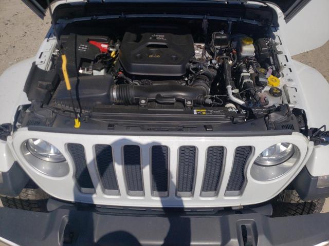 1C4HJXEN4JW327951 - 2018 JEEP WRANGLER U SAHARA WHITE photo 11