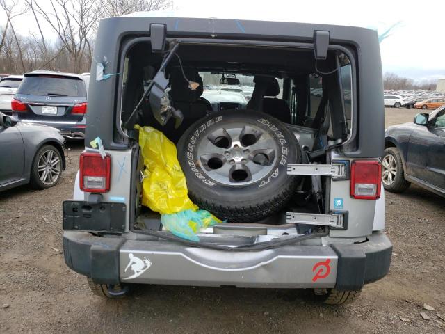 1C4BJWEG7HL553902 - 2017 JEEP WRANGLER U SAHARA SILVER photo 6