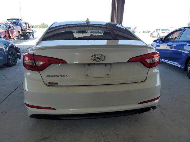 5NPE24AFXGH394789 - 2016 HYUNDAI SONATA SE WHITE photo 6