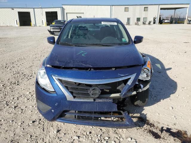 3N1CN7AP1JL802311 - 2018 NISSAN VERSA S BLUE photo 5