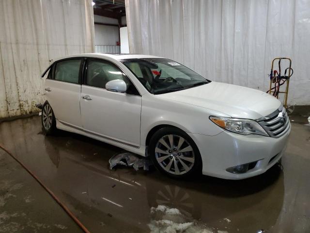 4T1BK3DBXBU435499 - 2011 TOYOTA AVALON BASE WHITE photo 4