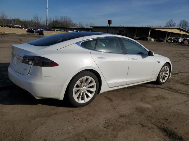 5YJSA1E2XJF285671 - 2018 TESLA MODEL S WHITE photo 3