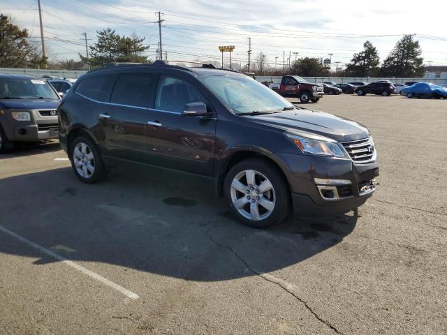 1GNKRGKD7HJ209871 - 2017 CHEVROLET TRAVERSE LT GRAY photo 4