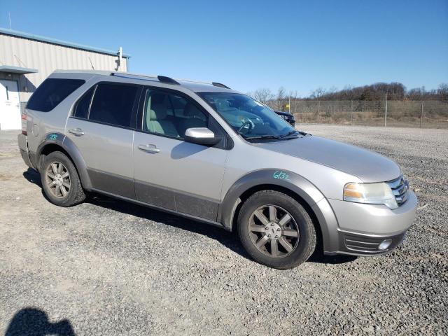 1FMDK02W18GA13383 - 2008 FORD TAURUS X SEL SILVER photo 4