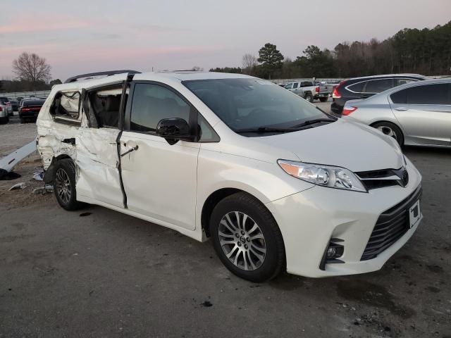 5TDYZ3DC8JS962222 - 2018 TOYOTA SIENNA XLE WHITE photo 4