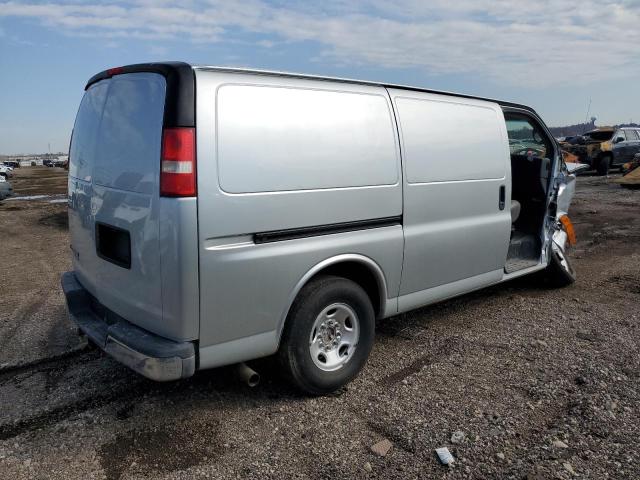 1GCWGFCA3D1170513 - 2013 CHEVROLET EXPRESS G2 WHITE photo 3