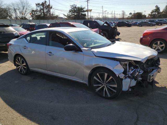 1N4BL4CV1LC138976 - 2020 NISSAN ALTIMA SR SILVER photo 4