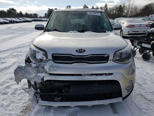 KNDJP3A57H7478270 - 2017 KIA SOUL + SILVER photo 5