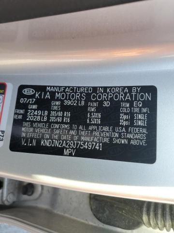 KNDJN2A29J7549741 - 2018 KIA SOUL SILVER photo 12