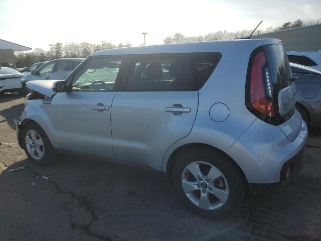 KNDJN2A29J7549741 - 2018 KIA SOUL SILVER photo 2