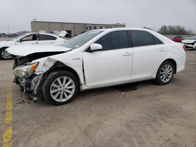 4T1BD1FK5DU076447 - 2013 TOYOTA CAMRY HYBRID WHITE photo 1