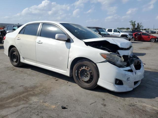2T1BU4EE9AC451346 - 2010 TOYOTA COROLLA BASE WHITE photo 4