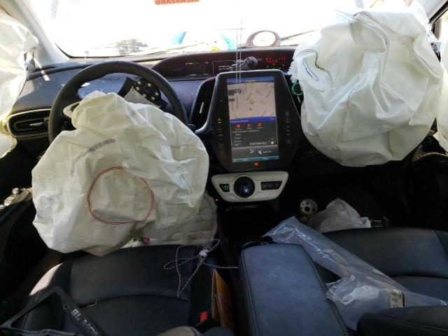 JTDKARFP2H3017732 - 2017 TOYOTA PRIUS PRIM 灰色 照片 8