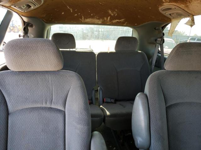 2C4GP54LX4R620183 - 2004 CHRYSLER TOWN & COU TOURING 银色 照片 10