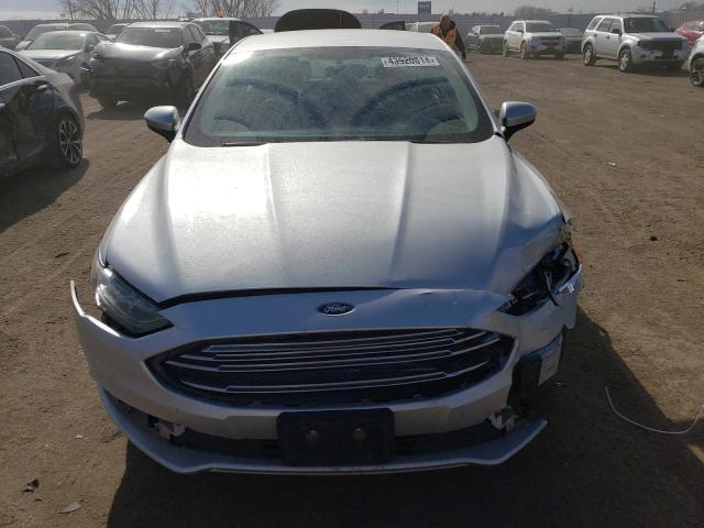 3FA6P0H79HR237241 - 2017 FORD FUSION SE SILVER photo 5