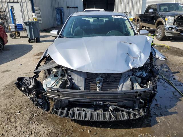 3N1AB7AP6GY286880 - 2016 NISSAN SENTRA S SILVER photo 5