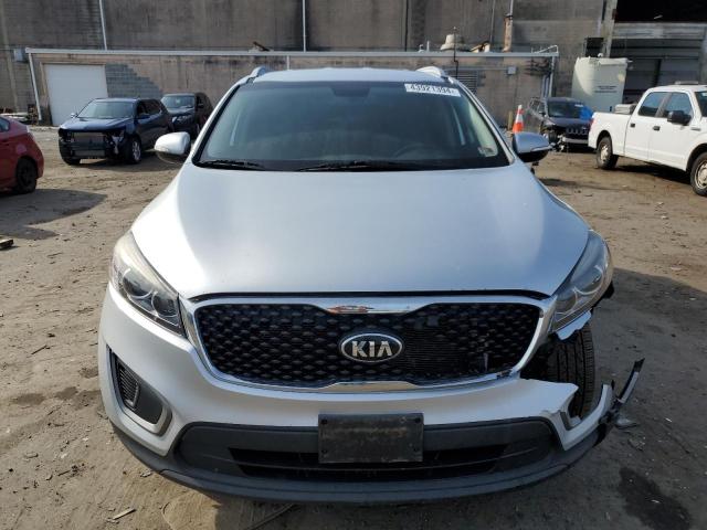 5XYPG4A50GG110112 - 2016 KIA SORENTO LX SILVER photo 5