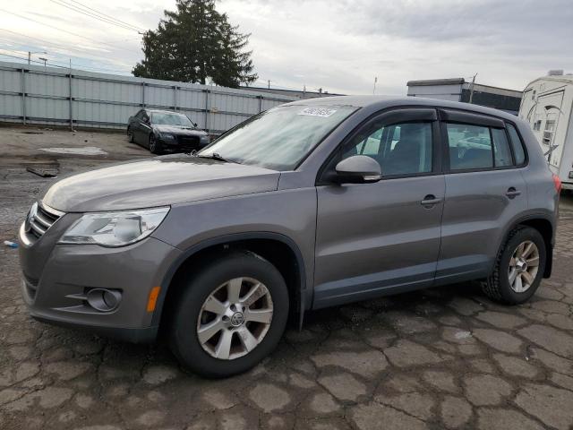 2010 VOLKSWAGEN TIGUAN SE, 