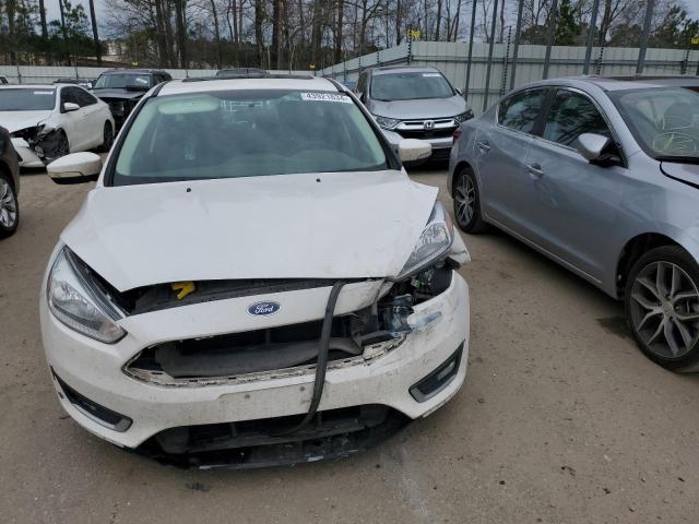 1FADP3N23GL236620 - 2016 FORD FOCUS TITANIUM WHITE photo 5