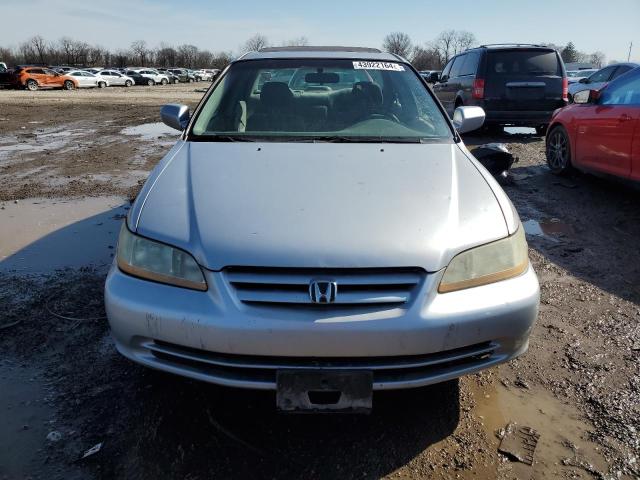 1HGCG56722A037284 - 2002 HONDA ACCORD SE SILVER photo 5