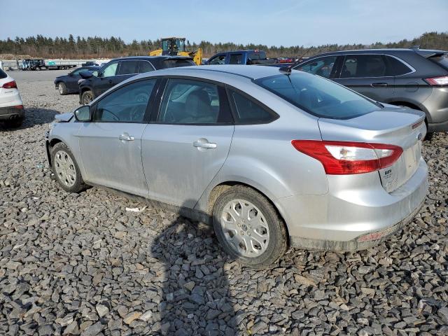 1FAHP3F2XCL441796 - 2012 FORD FOCUS SE SILVER photo 2