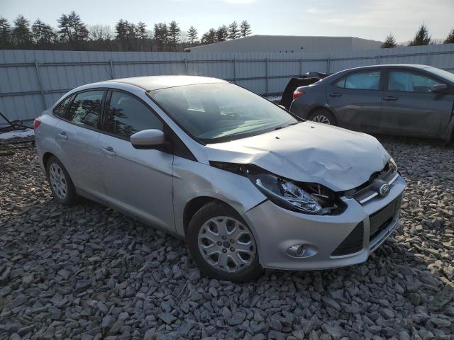 1FAHP3F2XCL441796 - 2012 FORD FOCUS SE SILVER photo 4