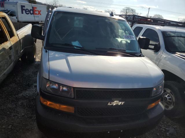 1GCWGAFP3M1154914 - 2021 CHEVROLET EXPRESS G2 SILVER photo 5