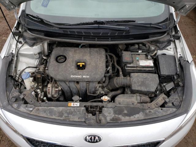 3KPFK4A79JE276838 - 2018 KIA FORTE LX SILVER photo 11