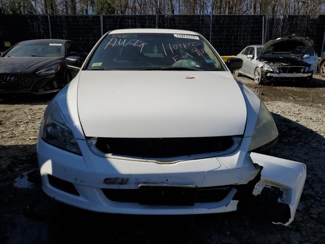 1HGCM56197A023880 - 2007 HONDA ACCORD VALUE WHITE photo 5