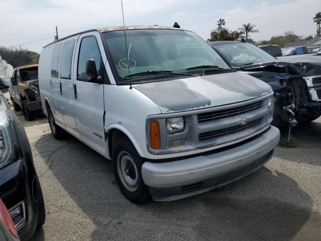 1GCFG25W211136186 - 2001 CHEVROLET EXPRESS G2 WHITE photo 4