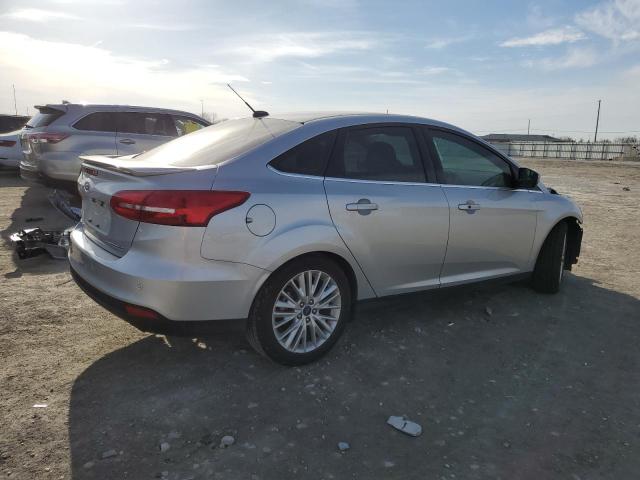 1FADP3J25JL246563 - 2018 FORD FOCUS TITANIUM SILVER photo 3