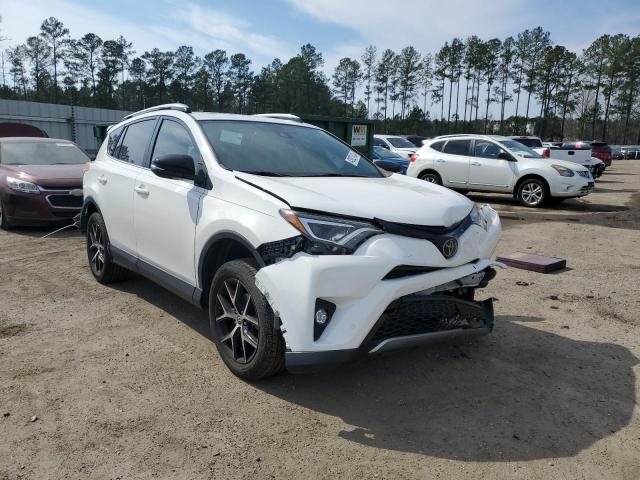 JTMNFREVXJJ161027 - 2018 TOYOTA RAV4 SE WHITE photo 4