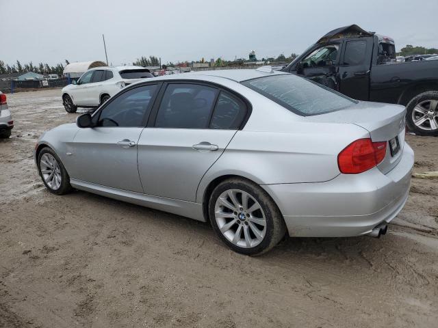 WBAPH7G51BNN04108 - 2011 BMW 328 I SILVER photo 2