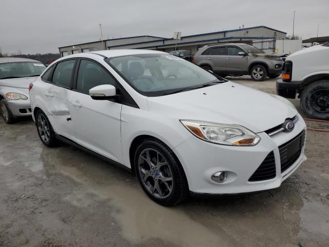 1FADP3F20DL285008 - 2013 FORD FOCUS SE WHITE photo 4