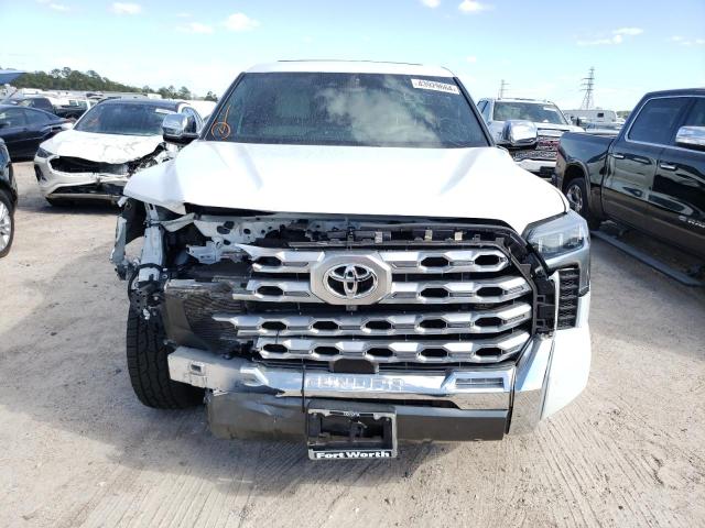 5TFMA5ABXNX004356 - 2022 TOYOTA TUNDRA CREWMAX PLATINUM WHITE photo 5