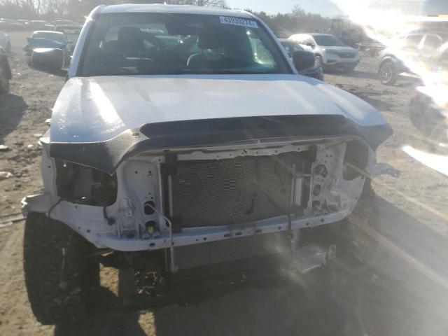 5TFSX5EN8JX061367 - 2018 TOYOTA TACOMA ACCESS CAB თეთრი ფოტო 5