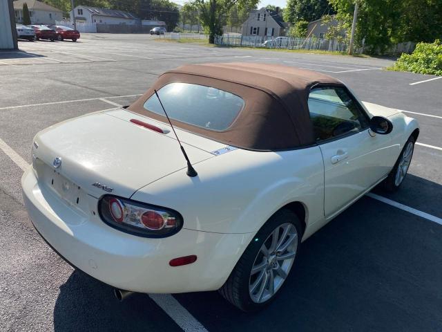 JM1NC25F860113578 - 2006 MAZDA MX-5 MIATA WHITE photo 4