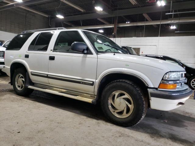 1GNDT13W51K230631 - 2001 CHEVROLET BLAZER WHITE photo 4