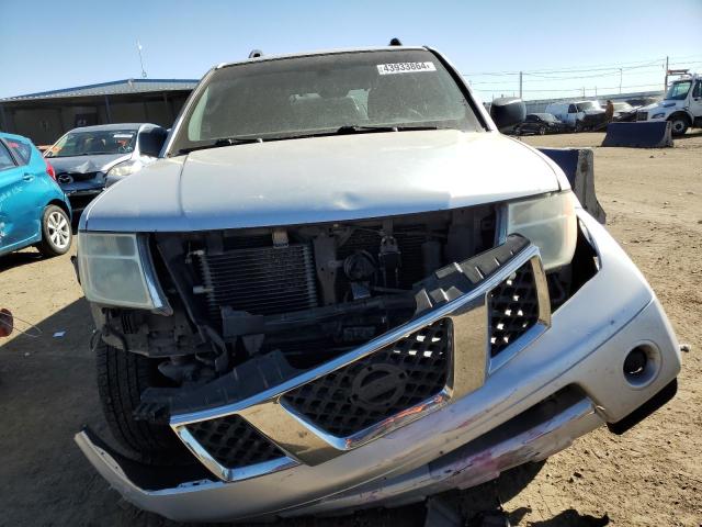 5N1AR18W05C733739 - 2005 NISSAN PATHFINDER LE 灰色 照片 5