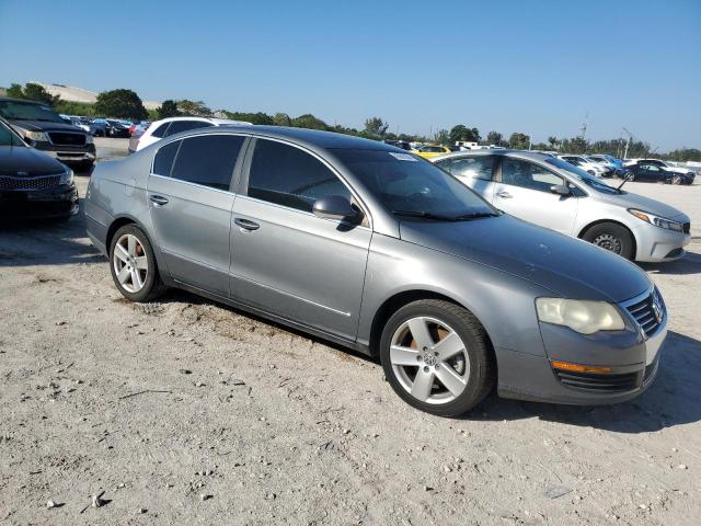 WVWAK73C78E210803 - 2008 VOLKSWAGEN PASSAT KOMFORT GRAY photo 4