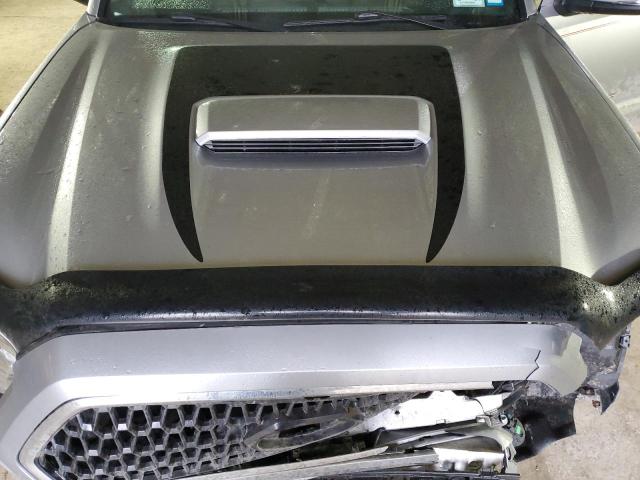 5TFSZ5AN8JX122359 - 2018 TOYOTA TACOMA ACCESS CAB SILVER photo 11