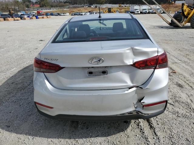 3KPC24A39JE011465 - 2018 HYUNDAI ACCENT SE SILVER photo 6