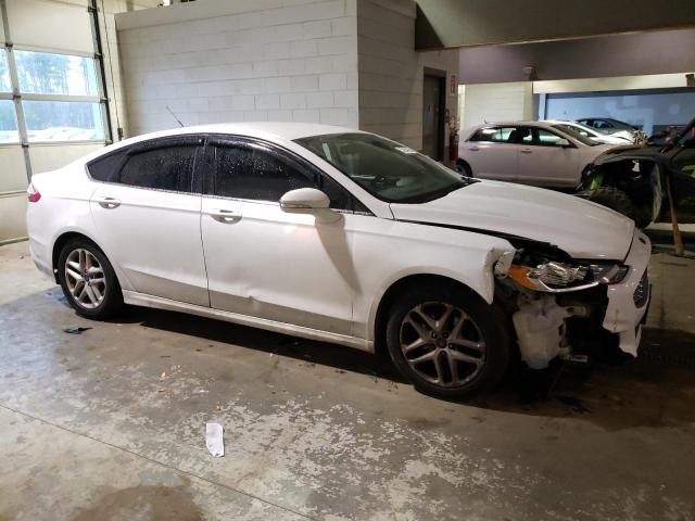 3FA6P0H71GR345237 - 2016 FORD FUSION SE WHITE photo 4