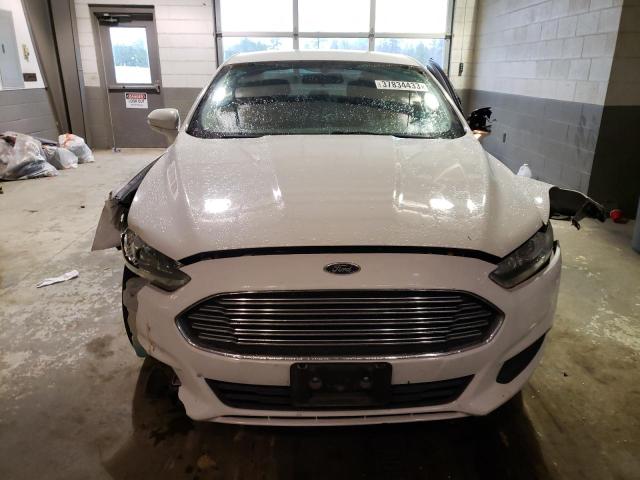 3FA6P0H71GR345237 - 2016 FORD FUSION SE WHITE photo 5